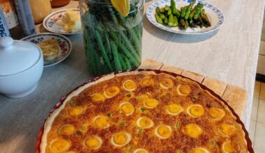The tart with quail eggs my mom baked for our Easter Breakfast, plus my sister's pistachios cheesecake.