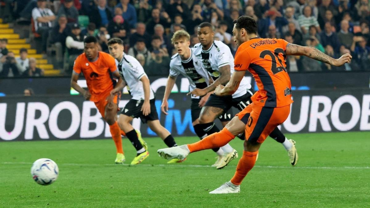 [GdS] With power, precision, low at a difficult angle to be stopped by GKS, this is the recipe that has allowed Hakan Calhanoglu to be perfect 14 out of 14 at penaltys in Serie A. Stats, Albanian Ledio Pano is the best PK taker in the history of football with impressive 50 out of 50 conversion rate.