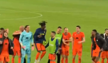 Dumfries and Bisseck jumping together 😂😭