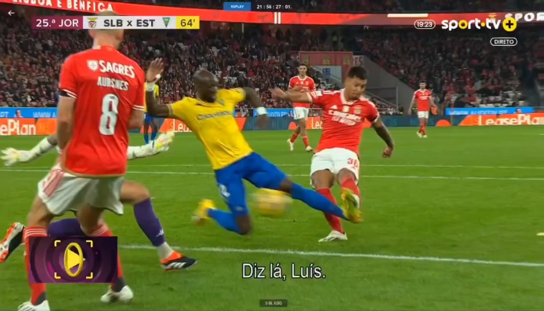 Conversa entre árbitro e VAR no Benfica vs Estoril J25