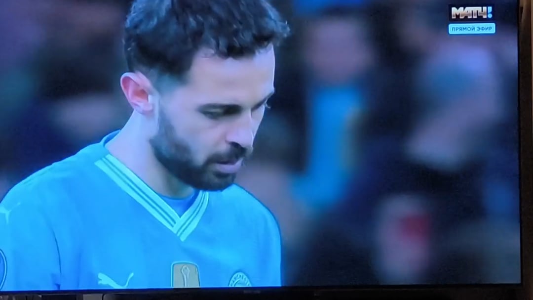 Russian commentator reacting to Bernardo missing a penalty. This is gold.