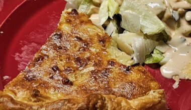 Cheese and onion Wähe with a side salad