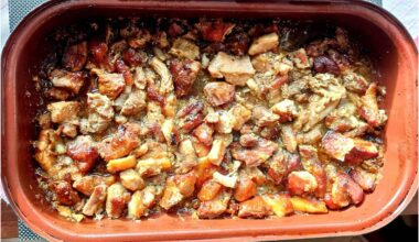 Today's delicious lunch 😋 Moravian sparrow, sauerkraut with homemade bacon and potato dumpling. Then a draft Pilsner to wash down🍺 Have a nice rest of Sunday everyone 🌞