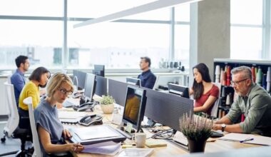 LGBT+ au travail : le climat "n'a jamais été aussi progressiste", mais des discriminations persistent, selon une étude