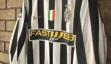 Adore this long sleeve Nedved shirt from 03/04. Worn as he presented his Ballon D’Or to the home crowd