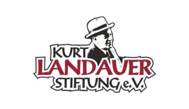 DENK MAL AN FRANZ - 
BRONZESTATUE FÜR DEN KAISER VOR UNSEREM