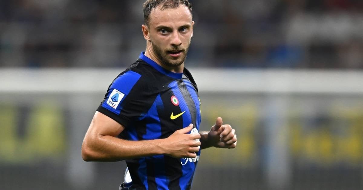 [Di Marzio] Inter’s probable formation vs. Udinese: Sommer; Pavard, Acerbi, Carlos Augusto; Dumfries, Barella, Calhanoglu, Mkhitaryan, Dimarco; Lautaro, Thuram. Bastoni is not yet at his best and Augusto is for now the favorite to play. Arnautovic has recovered. De Vrij in doubt, Cuadrado is out.