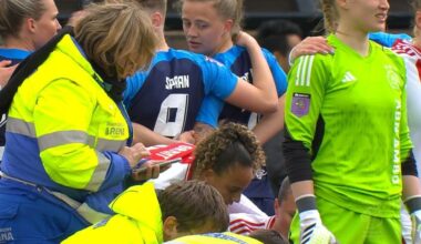 AZ's keeper Femke Liefting has been hospitalised after a hard collision in match vs Ajax, the match has been suspended