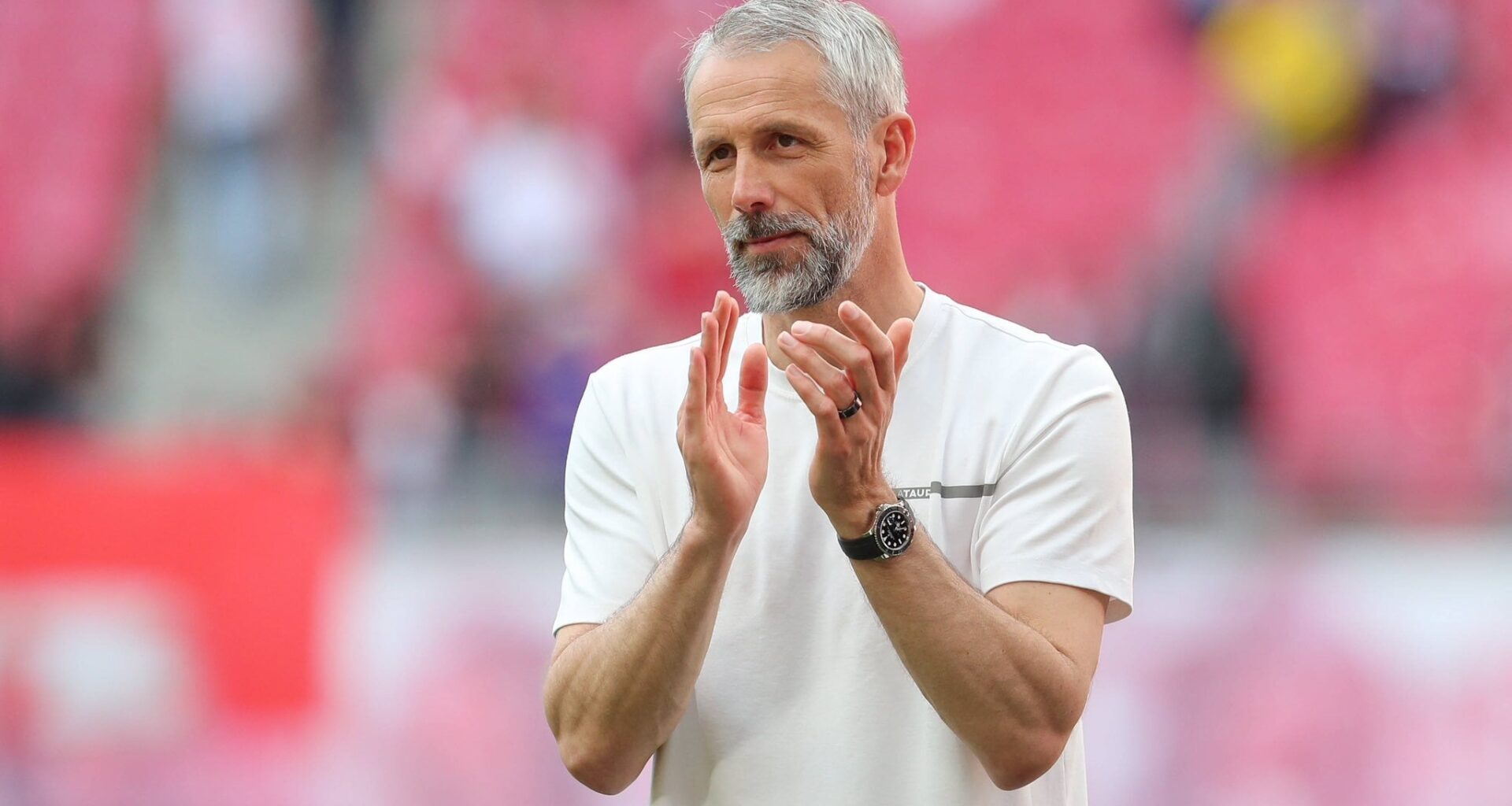 Marco Roses Vertrag als RB-Cheftrainer läuft noch bis Juni 2025. Im Sommer stehen Gespräche über eine Vertragsverlängerung an. Beide Seiten sind entspannt, es besteht kein Handlungsdruck. Grundsätzliche Zufriedenheit bei RB & beim Coach. Bester Punkteschnitt seit Bundesliga-Aufstieg (2,05).
