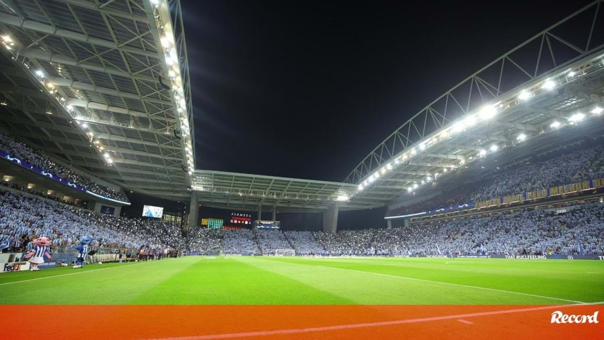 Notícia Record: FC Porto incumpre Fair Play Financeiro. UEFA impõe multa e deve voltar a vigilância apertada