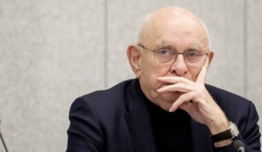 Criticised Van Praag blames Ajax for late registration of shares