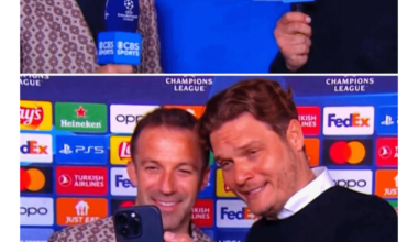 Terzic, Coach of Dortmund took a Selfie with Alex