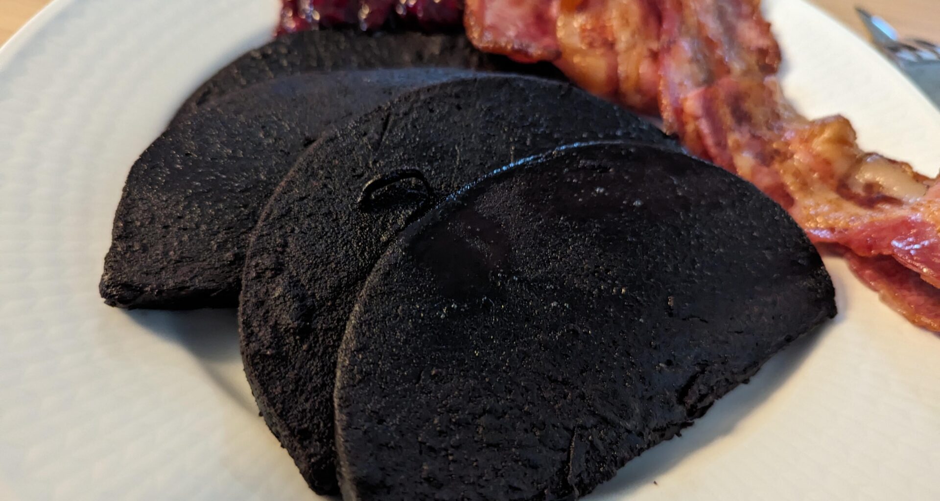 Bllodpudding, sidepork, and lingonberry jam
