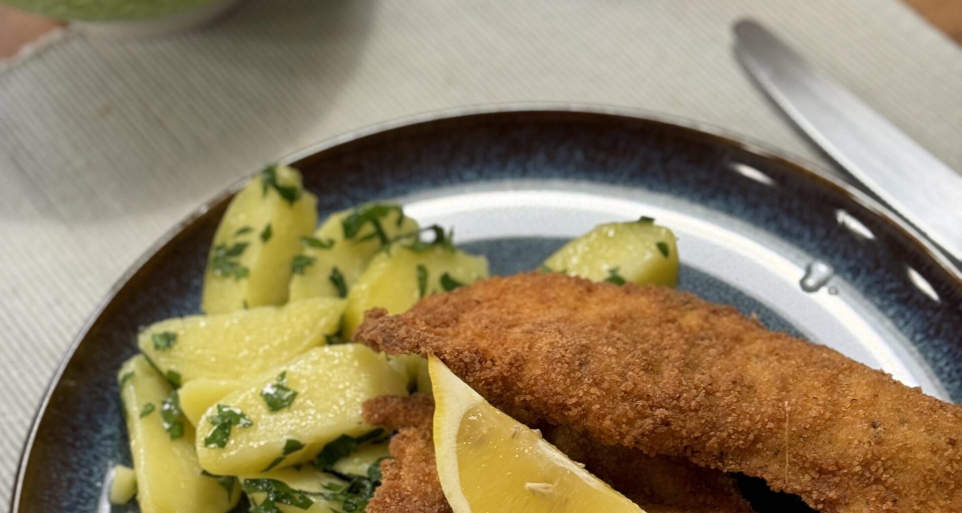 Tonight’s dinner : chicken schnitzel with parsley potatoes