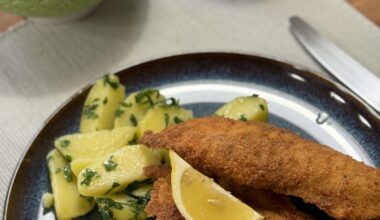 Tonight’s dinner : chicken schnitzel with parsley potatoes