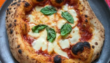 Neapolitan Pizza Margherita (82% hydration)