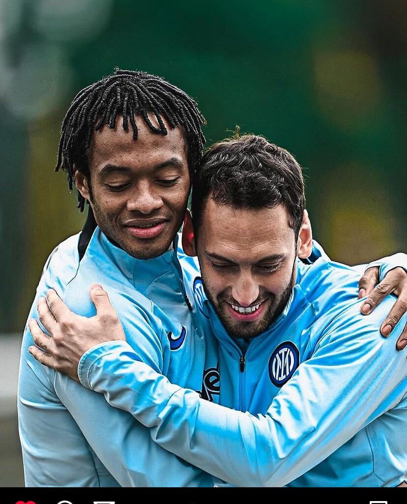 Hakan Calhanoglu on Instagram: “Welcome back Cuadrado 😄”