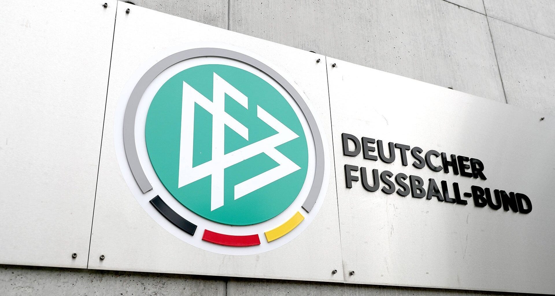 „Sind überzeugt, diese erfüllen zu können“ – S04 erhält 3. Liga-Lizenz mit Bedingungen