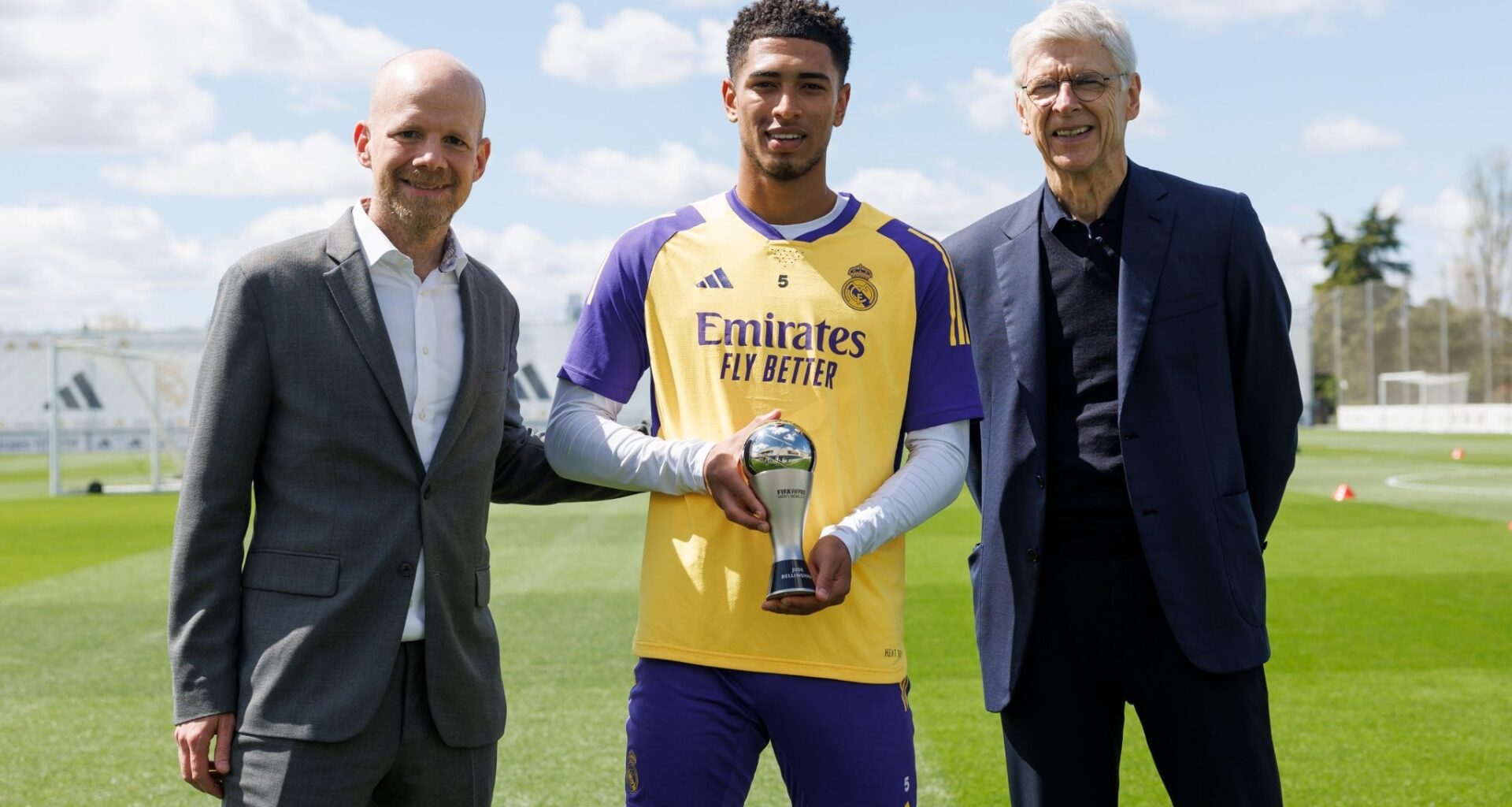 [FIFA] FIFA Secretary General ad interim Mattias Grafström and FIFA Chief of Global Football Development Arsène Wenger presented Jude Bellingham, Vinicius Junior,  and Thibaut Courtois with their FIFA FIFPRO Men's World 11 trophies this week!