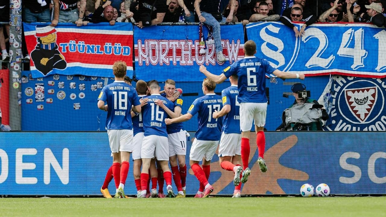[2. Bundesliga] Holstein Kiel besiegt Osnabrück souverän und springt auf Platz eins