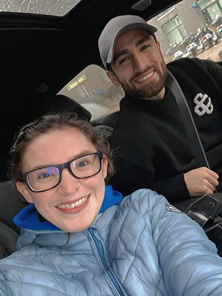 [feyenoordfan30] Alireza Jahanbakhsh gave a fan a ride to the metro station after he noticed that she was outside the training ground on crutches in the pouring rain.