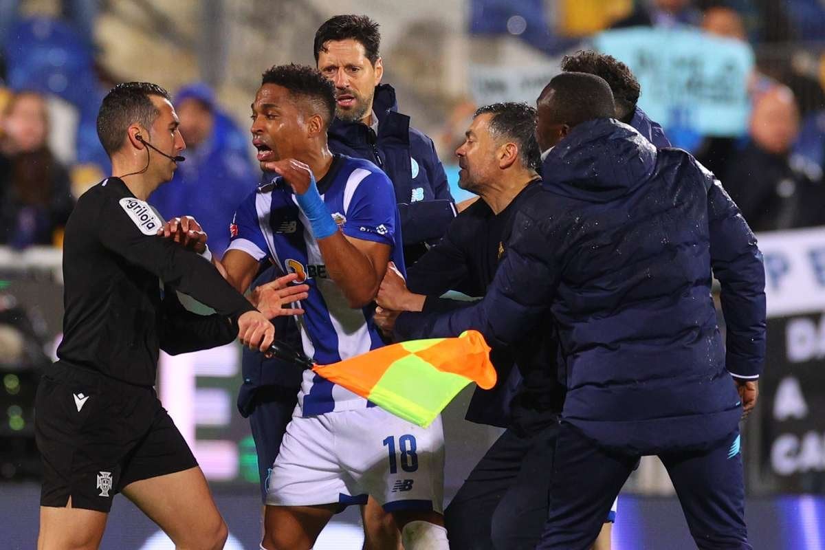Jogadores do FC Porto partilham comunicado conjunto nas redes sociais