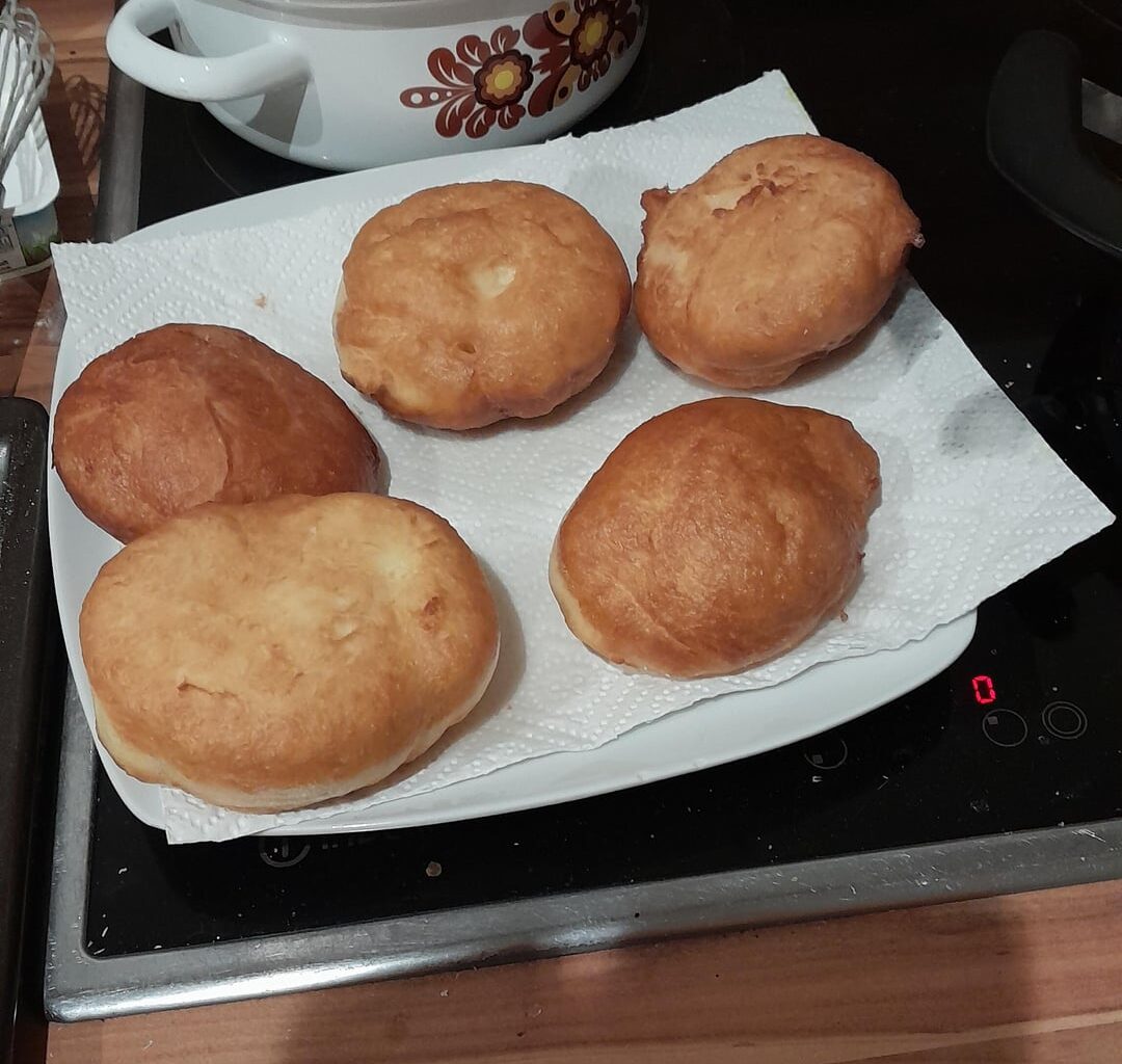 Krapfen with custard filling