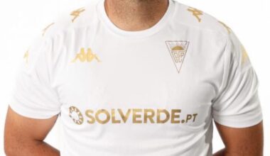 Alguém sabe onde comprar esta camisola?