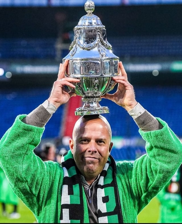 Arne slot Confirmado como sucessor do Klopp do Liverpool... Alguém pode ir ver se o Pedro Sepultura está bem?
