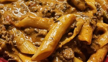 Penne with slow-cooked ragù (hashed beef with veggies)