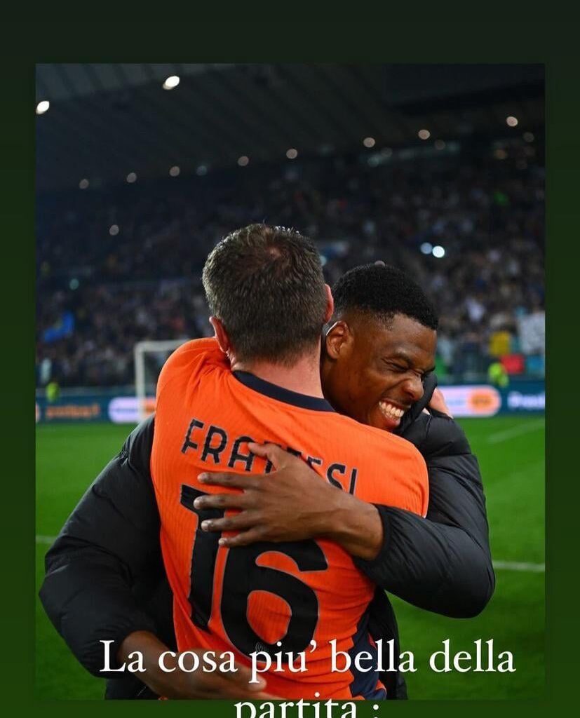 Davide Frattesi on Instagram: “The most beautiful part of the match- Denzel is all smiles! 😍😍”