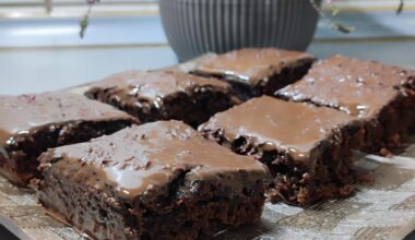 Honey heart cake without milk and eggs