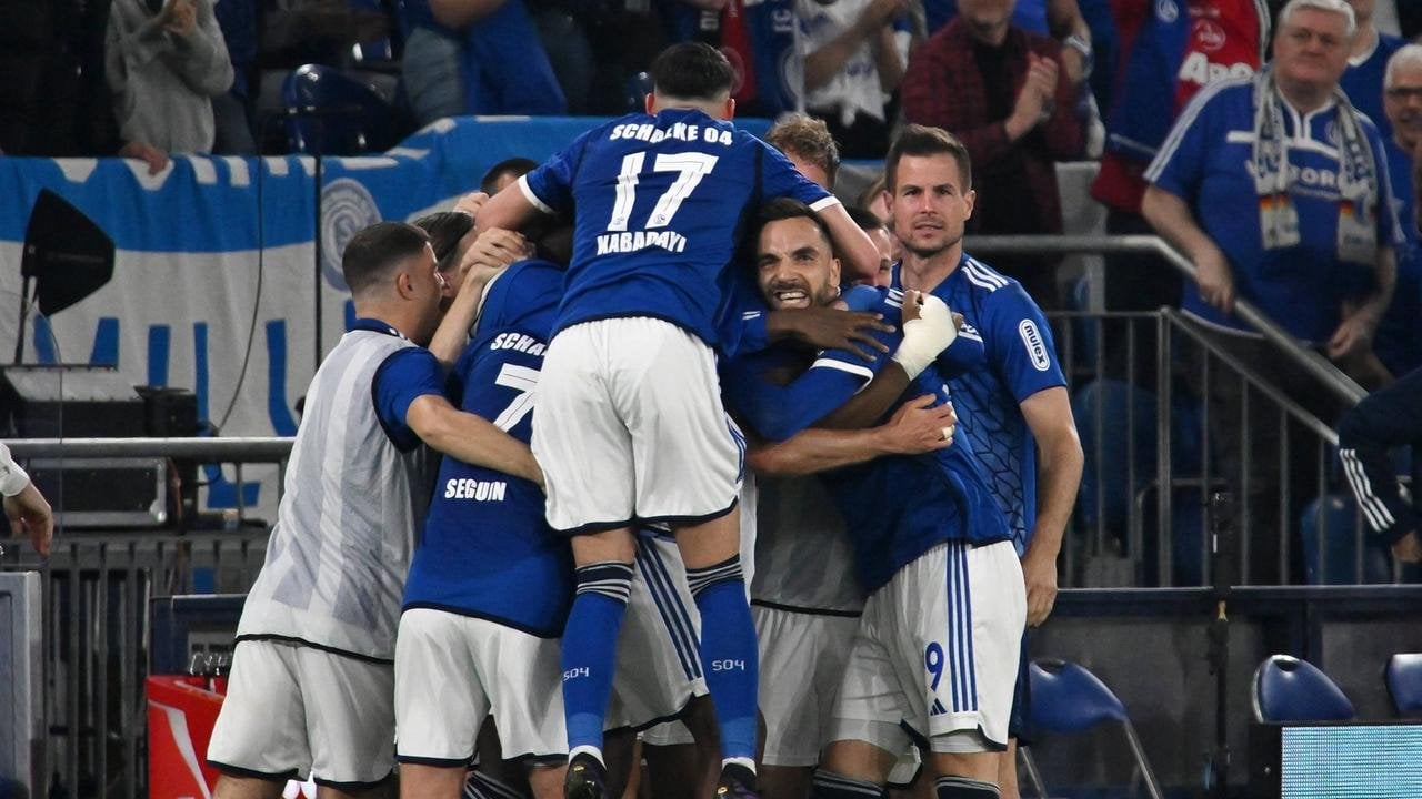 [2. Bundesliga] Topleistung gegen Nürnberg: Königsblauer Befreiungsschlag - Schalke verschafft sich Luft im Abstiegskampf