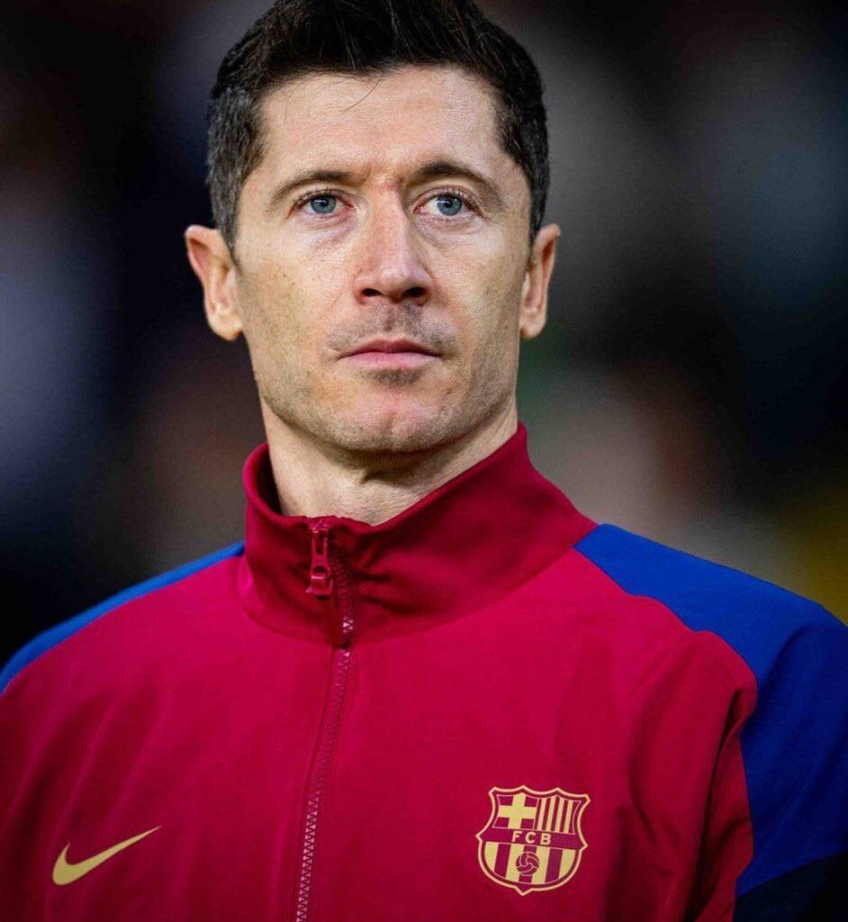 Lewandowski wants to STAY at Barça and fulfill his contract. He is very comfortable both at the club and in the city. His contract will be automatically renewed for 1 more season if he plays a minimum of 45 mins in 55% of total games next season. [@ferrancorreas]