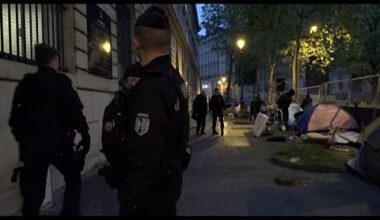 La police a évacué un campement de migrants à Paris