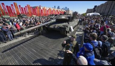 Moscou expose du matériel militaire saisi en Ukraine
