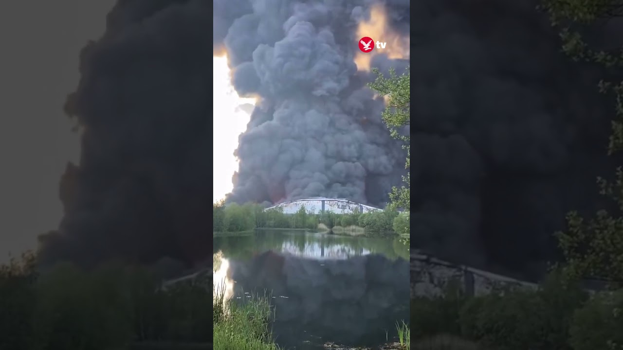 Huge fire rages at Cannock parcel centre 🔥 #news #shorts