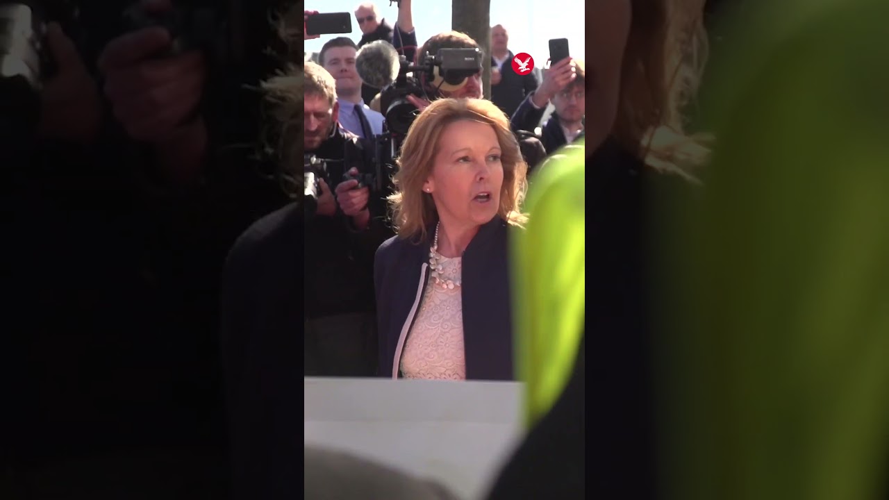 Labou defectee Elphicke accidentally joins protest against herself in 2022 #shorts #politics #viral