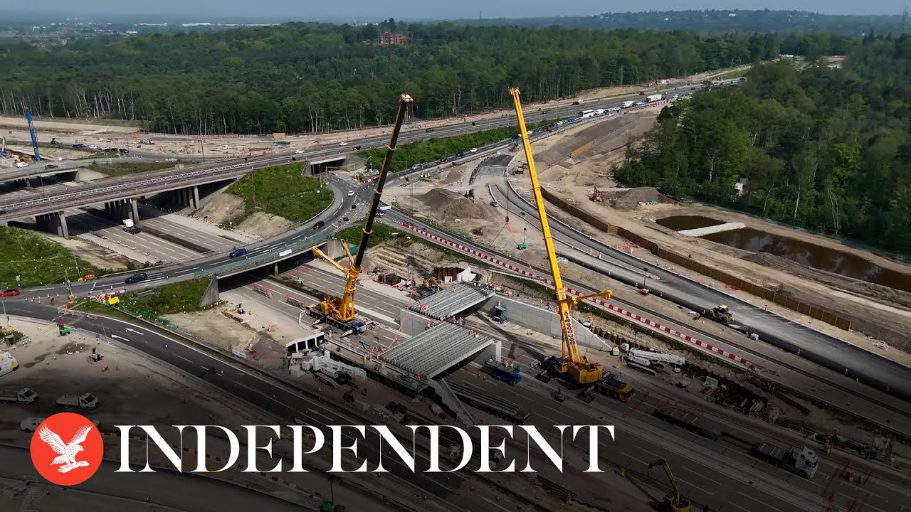 Drone footage of M25 closures as beams for new bridge installed
