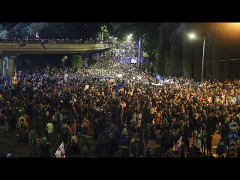 Géorgie : les manifestations se poursuivent après l'adoption de la "loi russe"