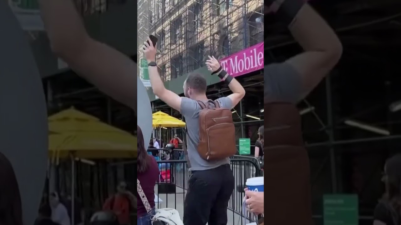 "THE PORTAL": Video-Portal zwischen Dublin und New York blockiert nun obszönes Verhalten | #shorts
