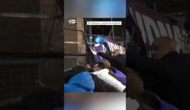 Duros enfrentamientos entre docentes y fuerzas del orden argentinas