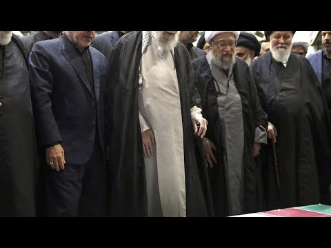 Iran : La foule se masse à Téhéran pour les funérailles du "martyr" Ebrahim Raïssi  | euronews 🇫🇷