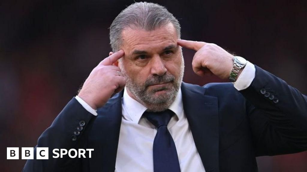 Ange Postecoglou: Tottenham boss will 'never understand' Spurs fans who want to lose to deny Arsenal title