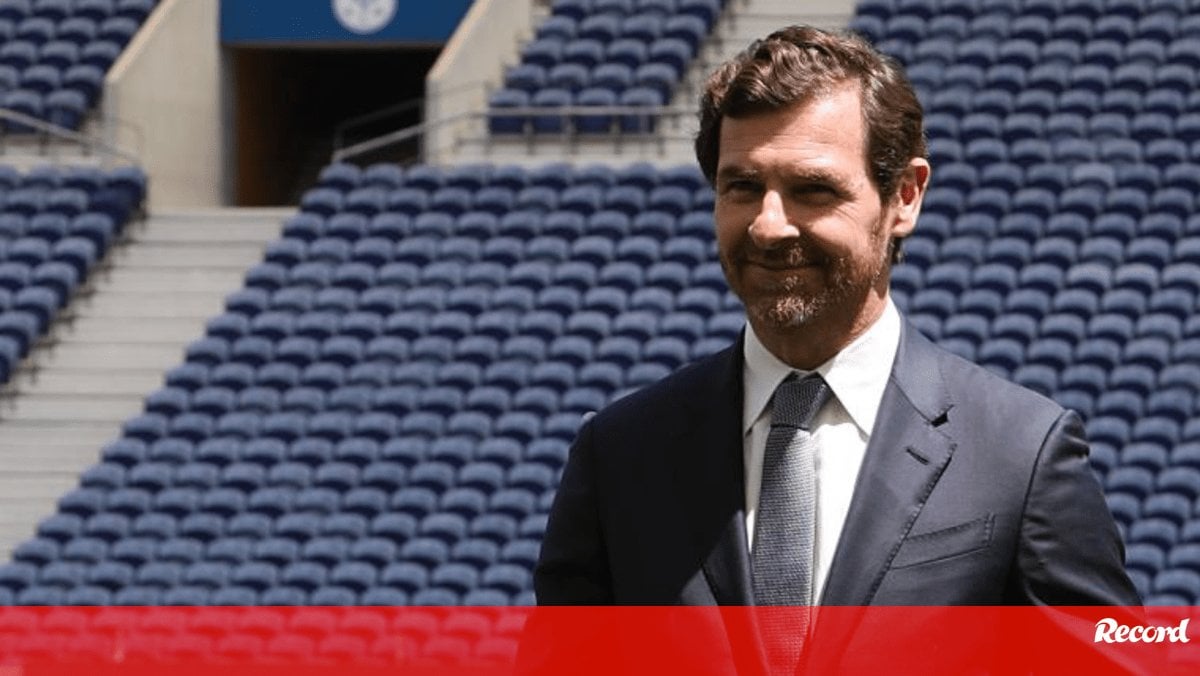 História Record: Villas-Boas pagou salários do plantel