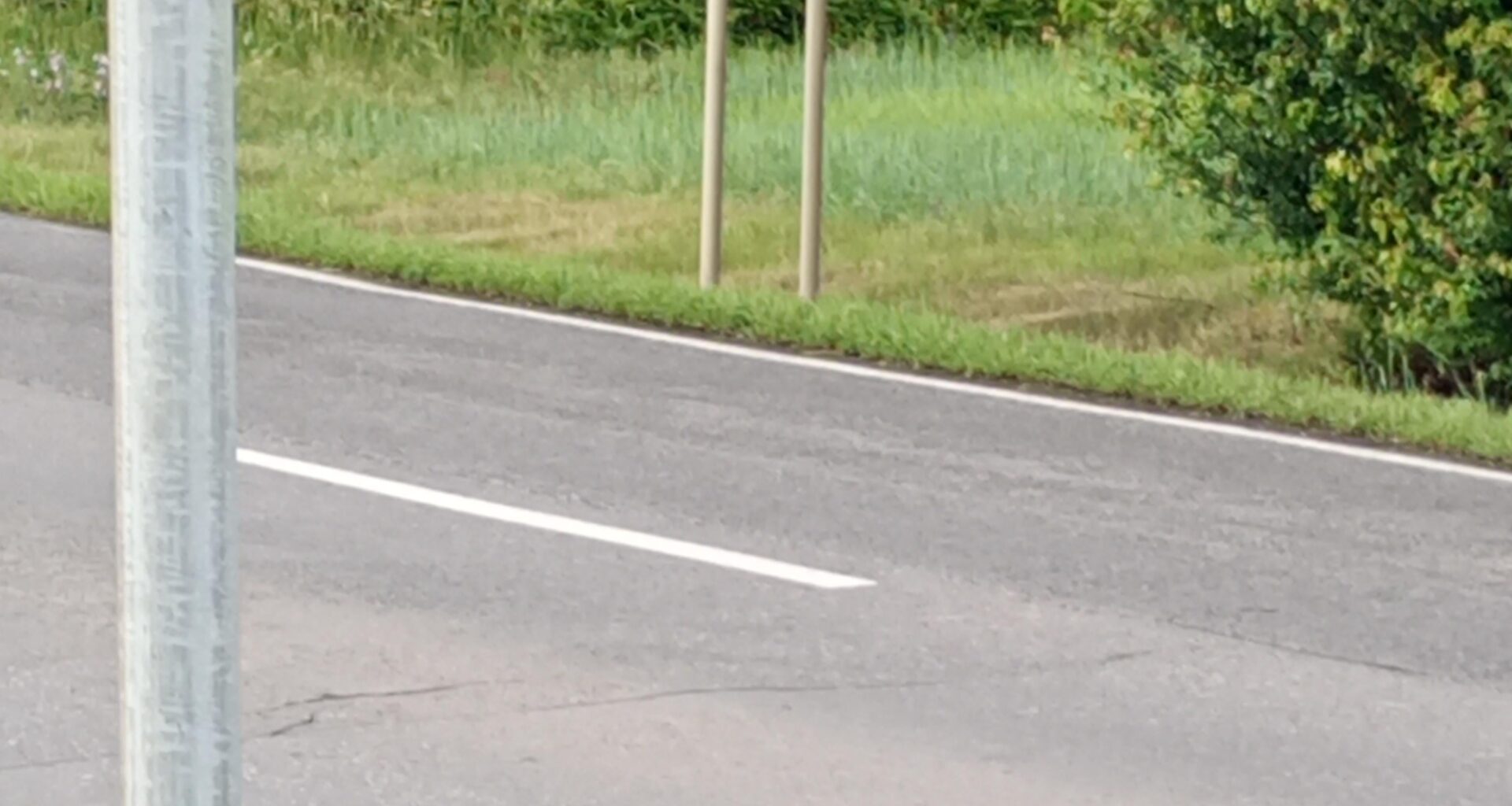 Jsem pražačka a bylo mi řečeno že existuje svět za prahou a po hodinách bloudění jsem našla tento nápis. Co to je?(Pouze špatné odpovědi)