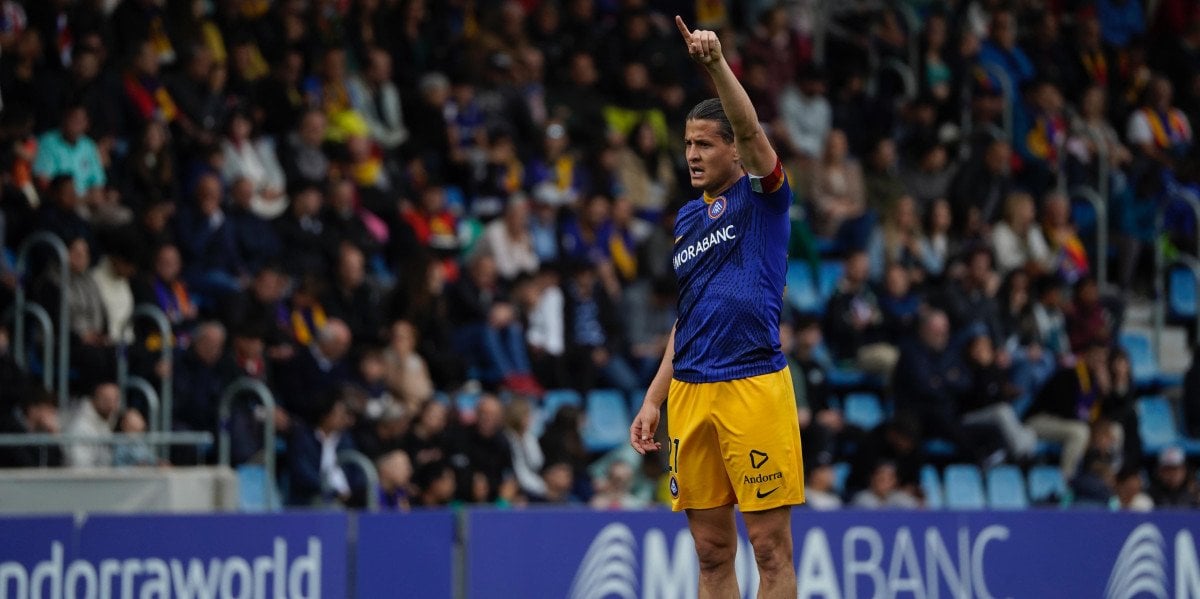 Tornen a caure a casa