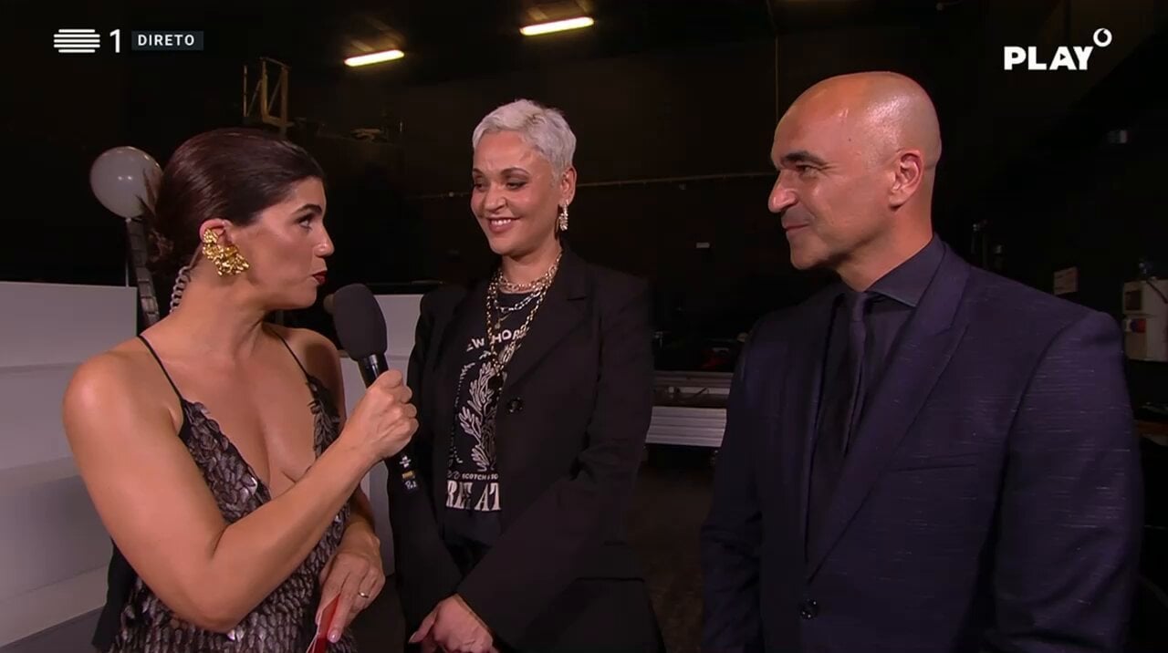 Roberto Martínez é fã da música portuguesa. (via 
@rtppt
)