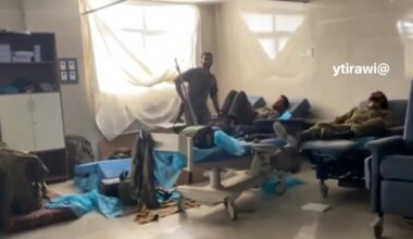 L'armée Israëlienne utilise l'hôpital Noura al-Kaabi, spécialisé dans la dialyse rénale, comme quartier général militaire pour ses opérations et y stocke des munitions et des armes. Il s'agit du deuxième hôpital après le Turkish Friendship Cancer Hospital de Netzarim.