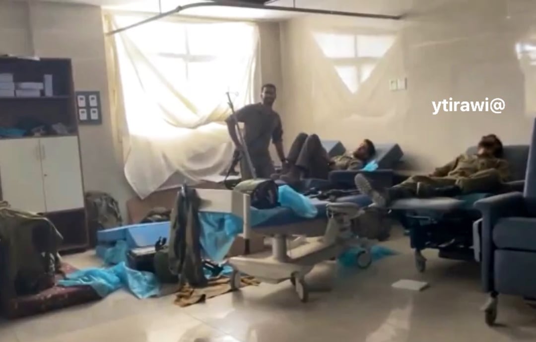L'armée Israëlienne utilise l'hôpital Noura al-Kaabi, spécialisé dans la dialyse rénale, comme quartier général militaire pour ses opérations et y stocke des munitions et des armes. Il s'agit du deuxième hôpital après le Turkish Friendship Cancer Hospital de Netzarim.